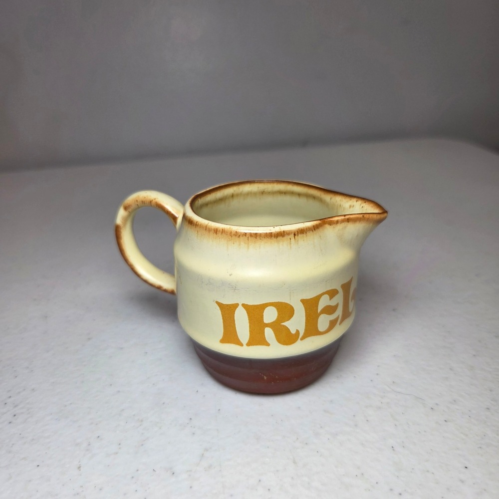 Ireland Cream Pitcher Mini Pottery Irish Country Two-Tone Ceramic‎ Creamer